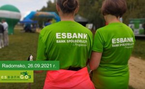 ESBANK GO 3 kobiety w koszulkach startowych